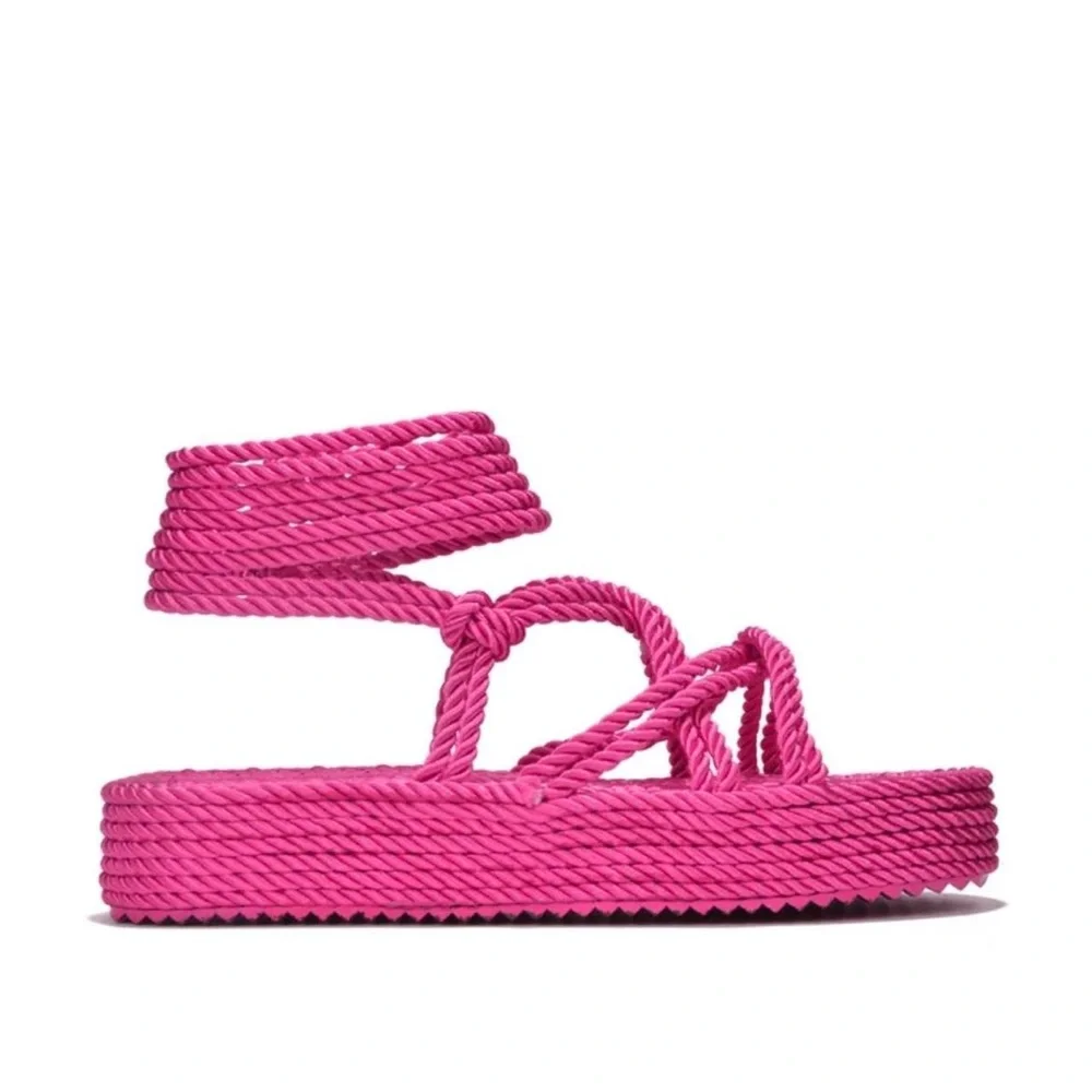 Cape Robbin Women's RED❣️Sandals BRAND NEW IN BOX❣️(pictured in Pink but RED)